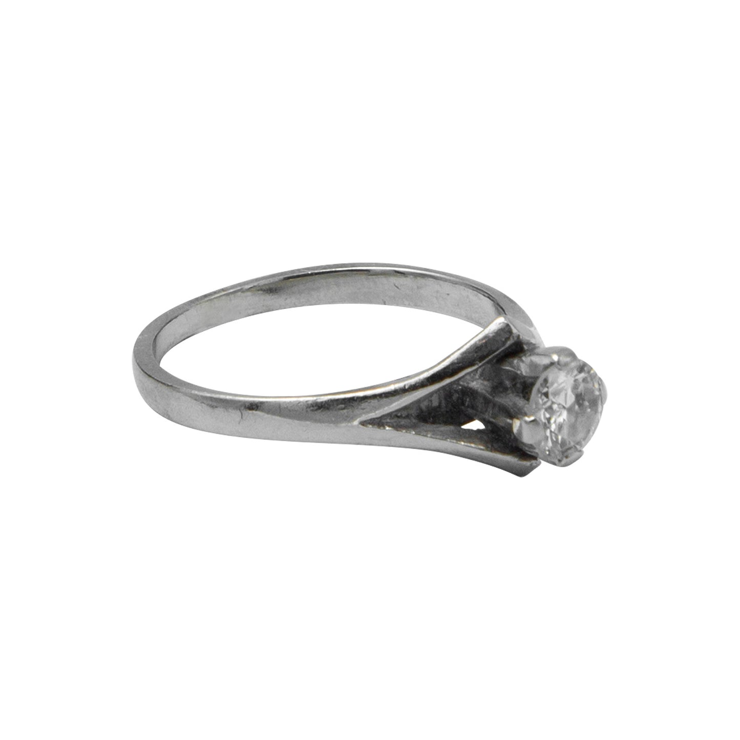 Anillo solitario en oro blanco diseño especial
