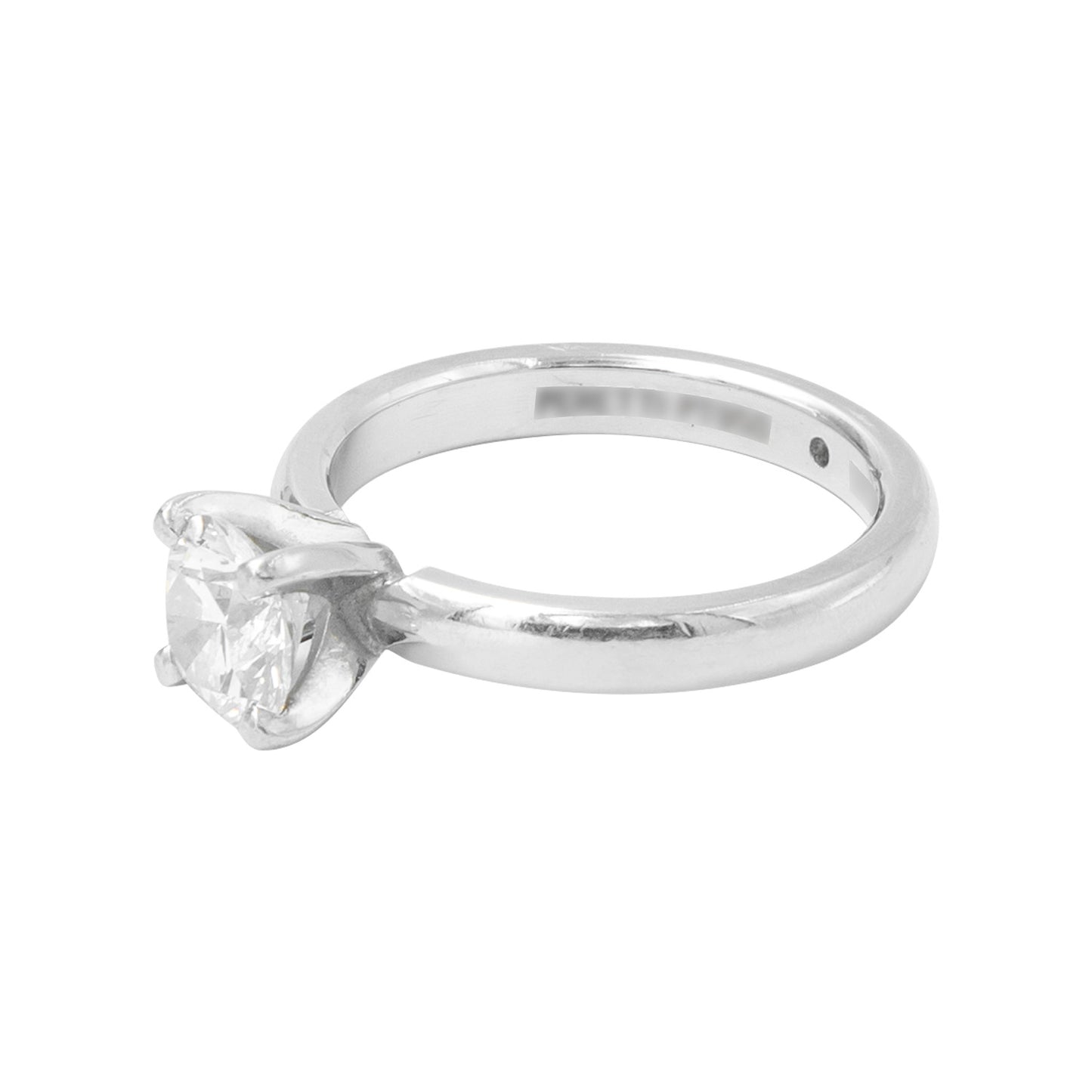 Anillo tipo solitario en platino 1.05CT