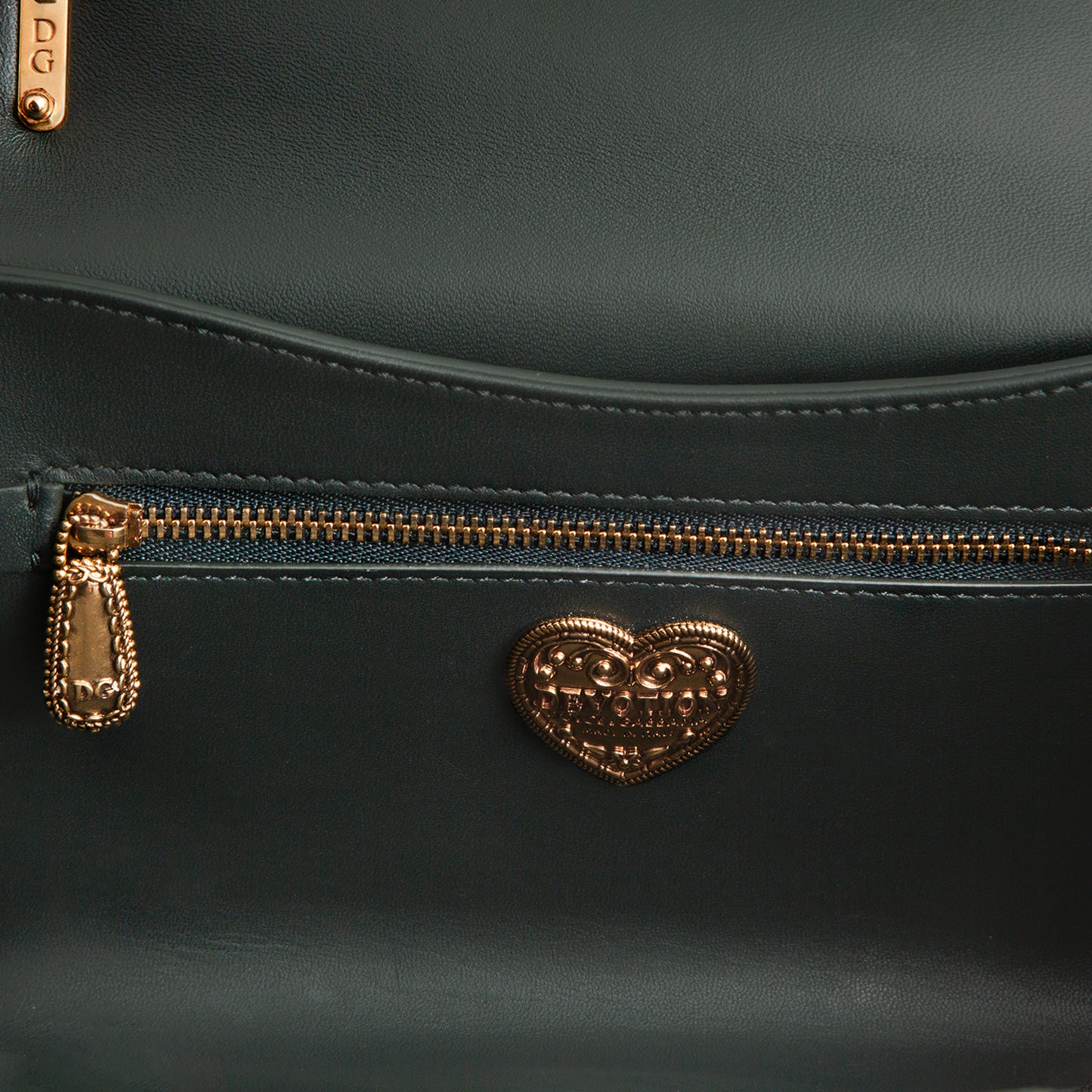 Crossbody Medium Devotion