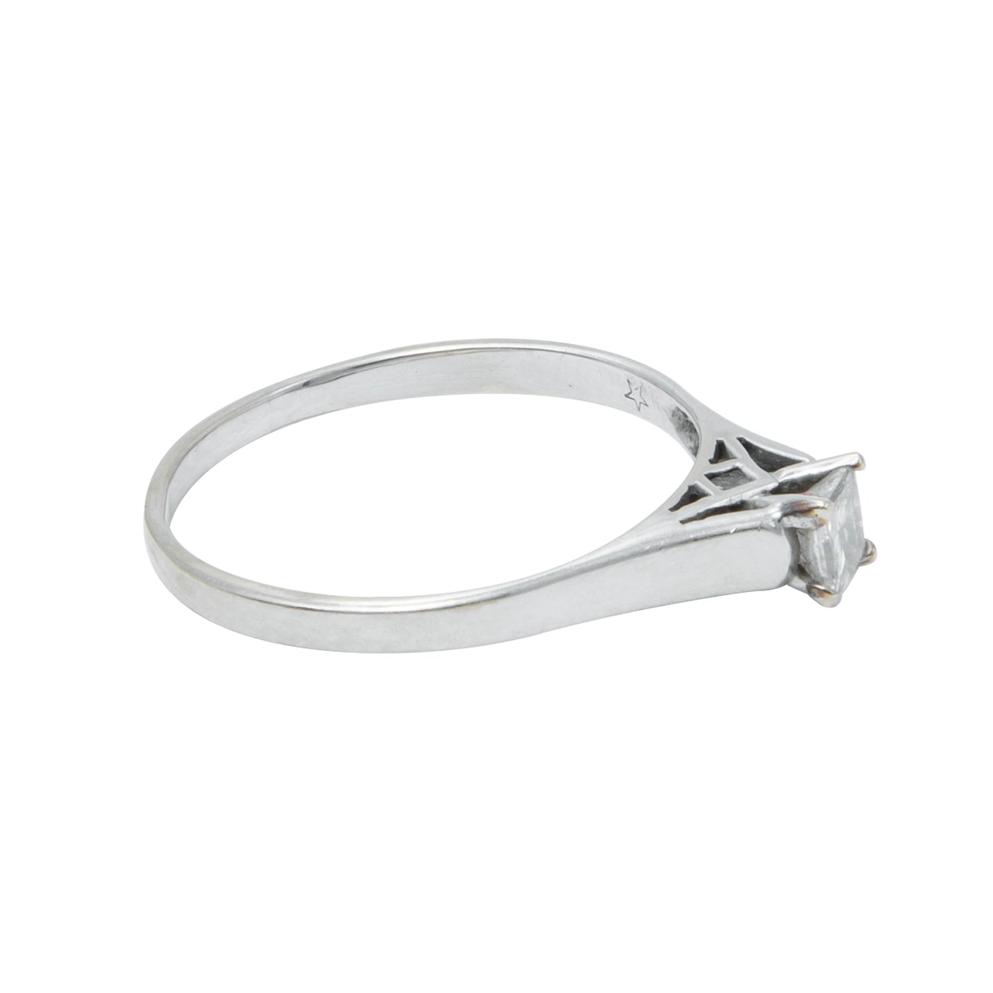 Anillo Tipo Solitario 0.30 CT
