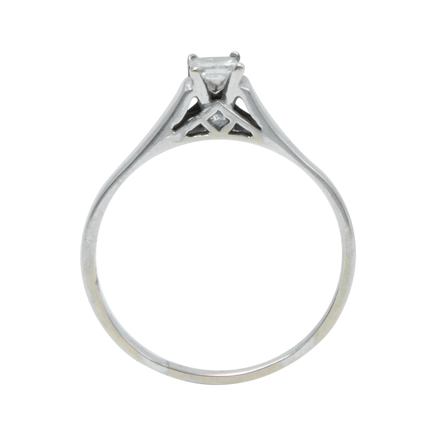 Anillo Tipo Solitario 0.30 CT