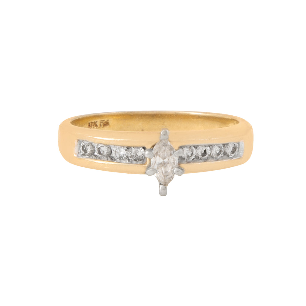 Anillo Solitario Marquise .20 CT