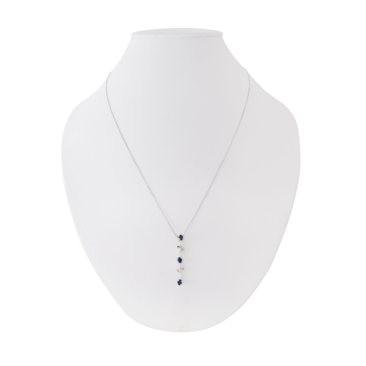 Juego de Aretes y Gargantilla en Oro Blanco de 14k con Diamantes y Zafiros