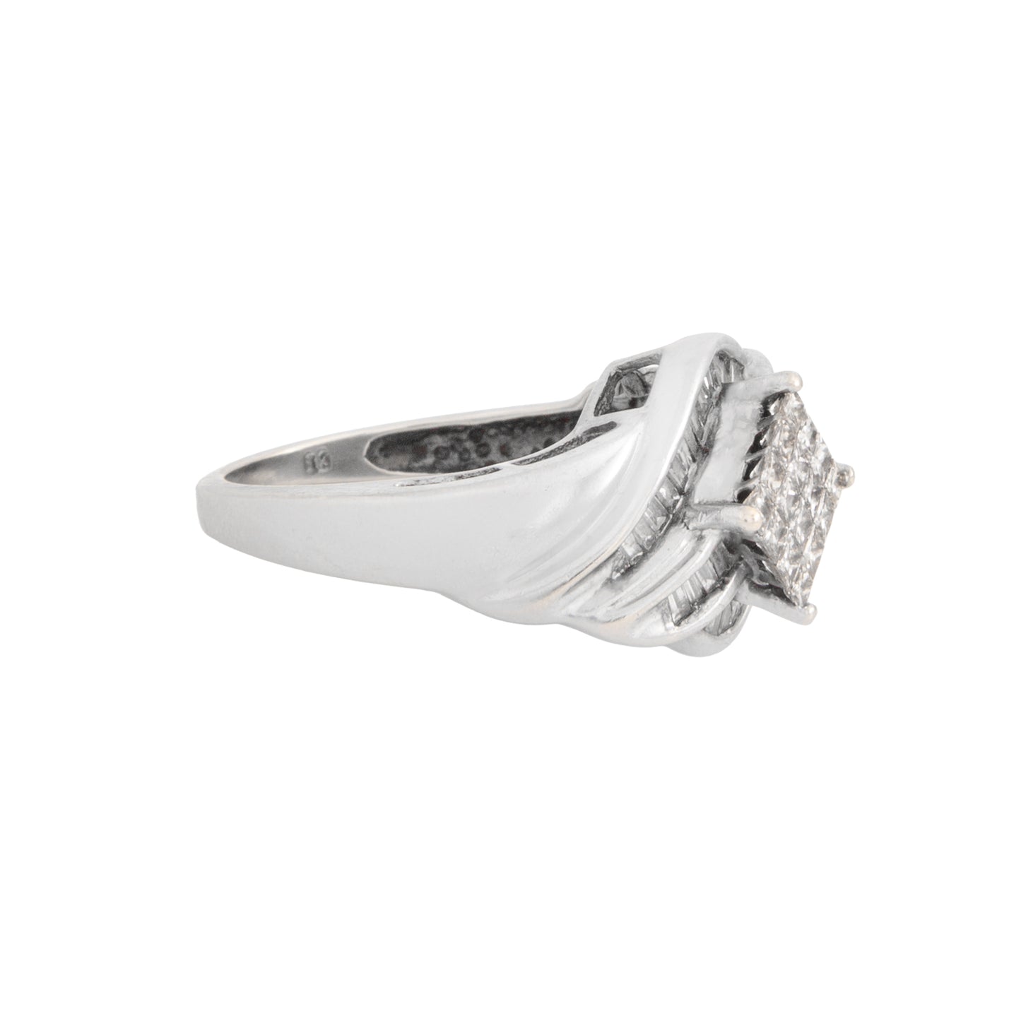 Anillo Brillante Entrelazado