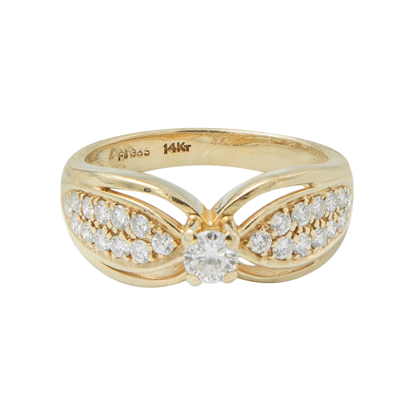 Anillo solitario en oro amarillo con diamante central de .25CT