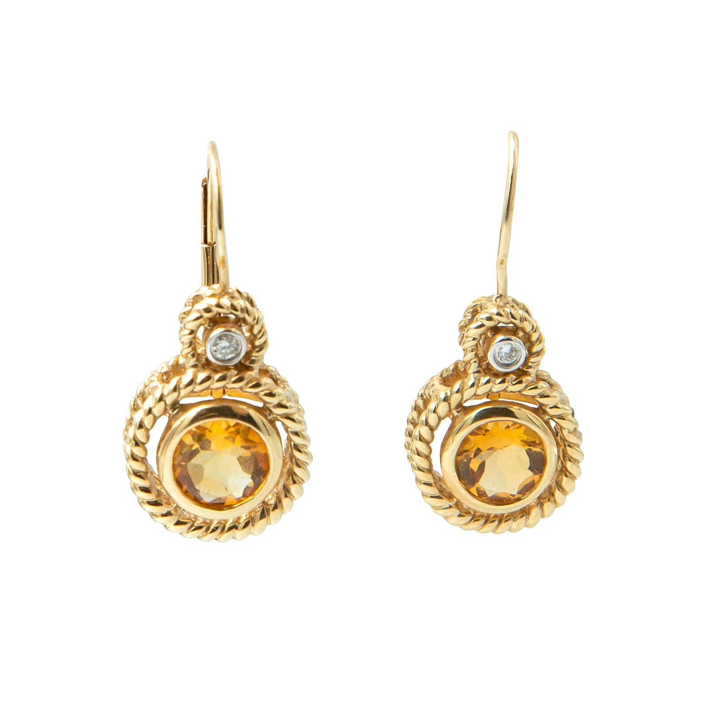 Par de aretes en oro amarillo de 14k