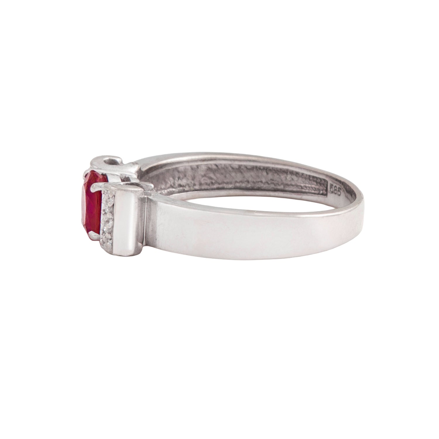 Anillo Solitario con Piedra Roja