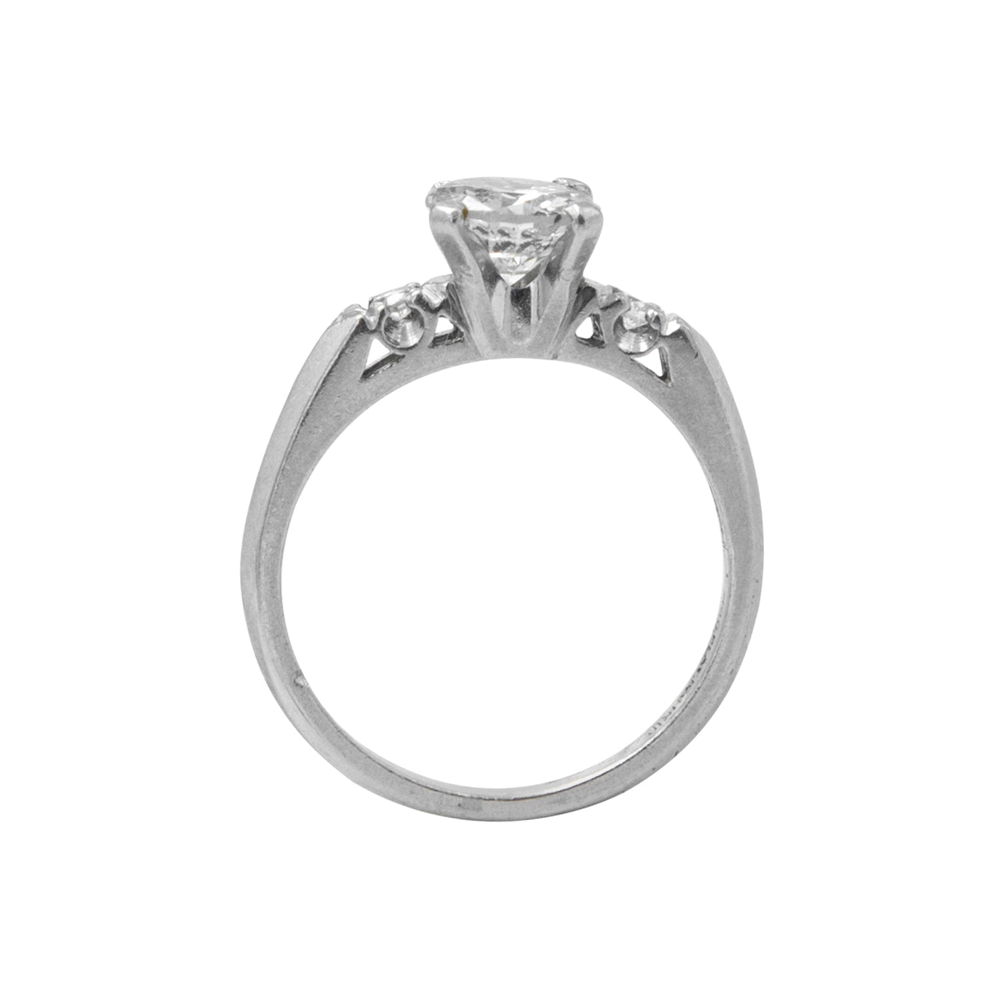 Anillo tipo solitario con diamante de 1.05 CT