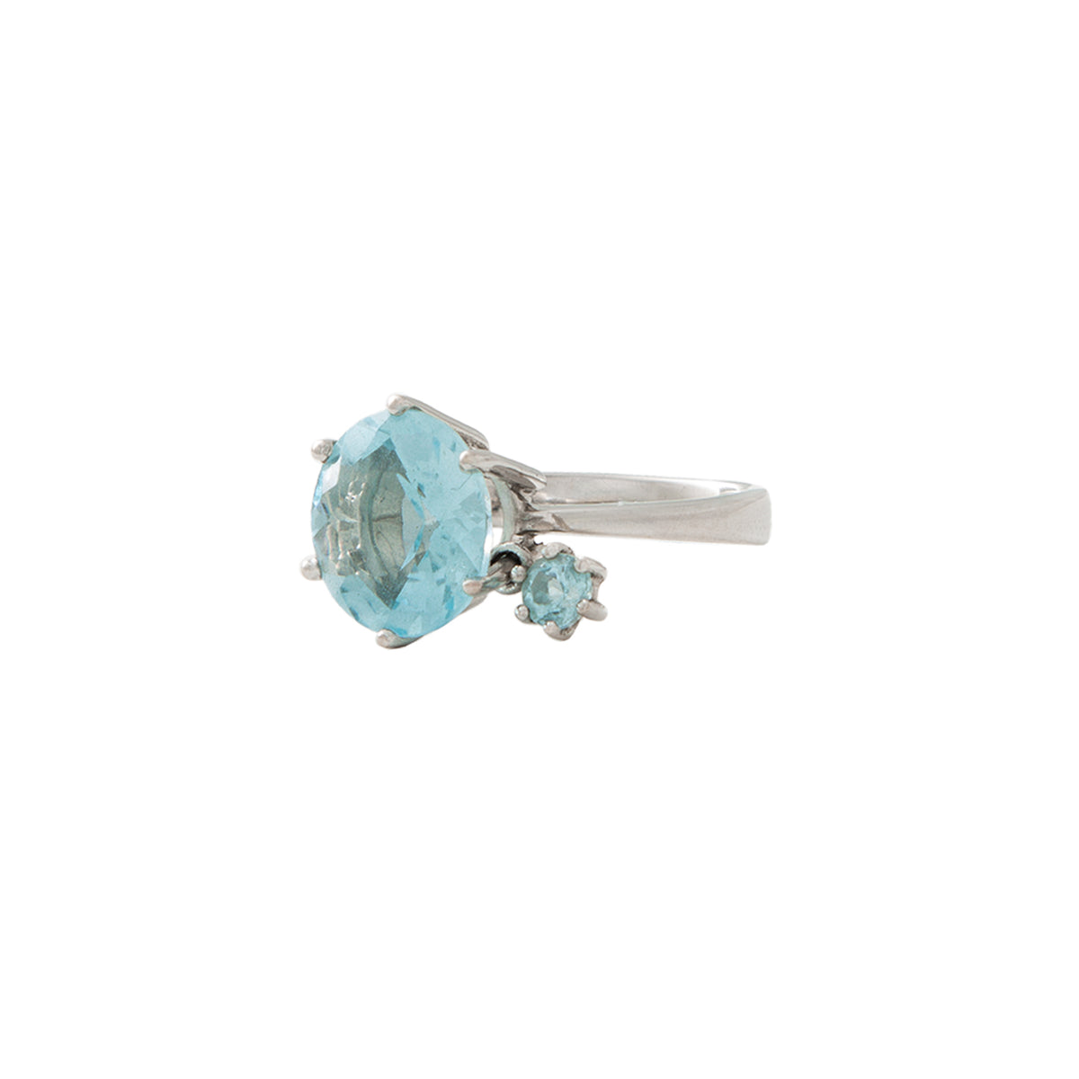 Juego de Anillo y Aretes en Oro Blanco de 18k con Topacios