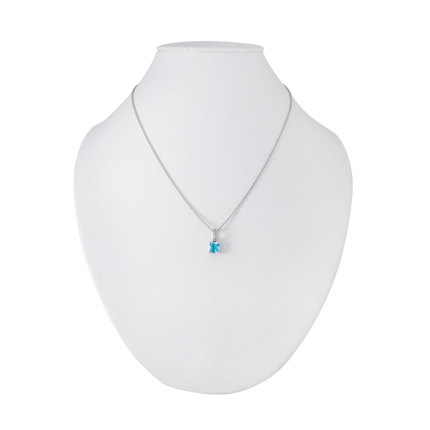 Juego de Aretes y Gargantilla en Oro Blanco