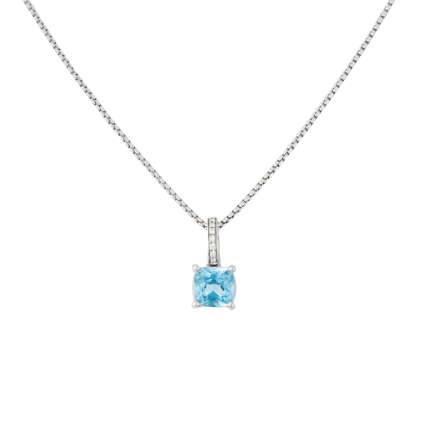 Juego de Aretes y Gargantilla en Oro Blanco