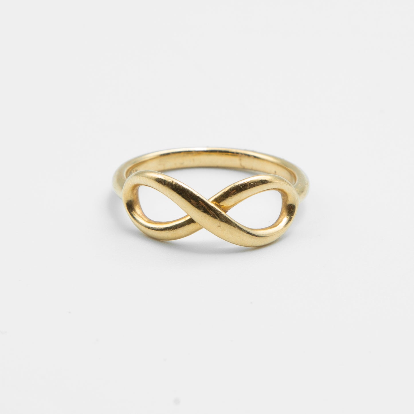 Anillo infinito 18k