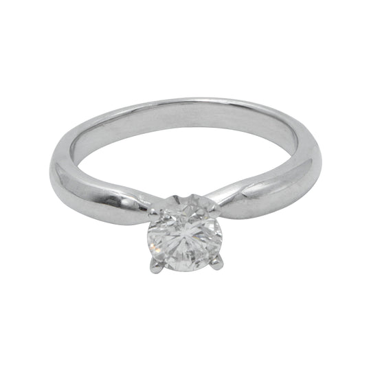 Anillo tipo Solitario con Diamante